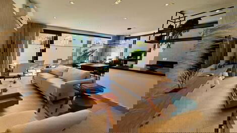 House 30 meters from Juquehy beach with private pool