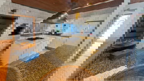 5-BEDROOM SEASIDE HOUSE ON CANTO GRANDE BEACH
