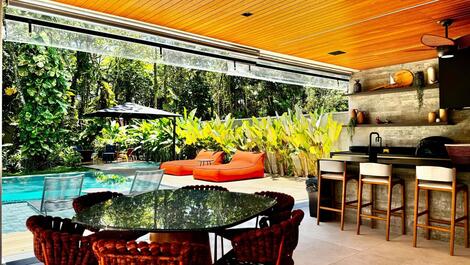 CASA ALTO PADRÃO NA PEAIA DE CAMBURY
