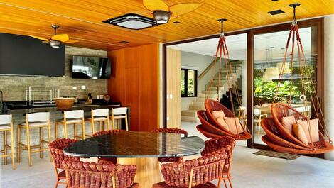 CASA ALTO PADRÃO NA PEAIA DE CAMBURY