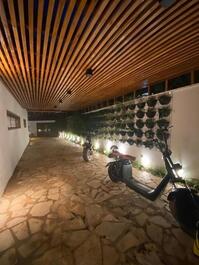 CASA ACONCHEGANTE NA PRAIA DA BALEIA