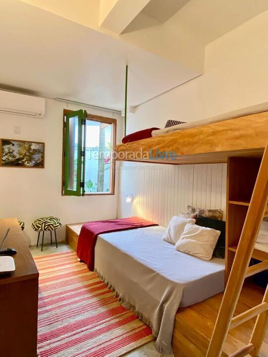 Casa para aluguel de temporada em São Sebastião (Praia da Baleia)