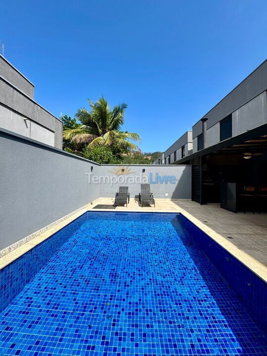 Casa para aluguel de temporada em São Sebastião (Barra do Sahy)