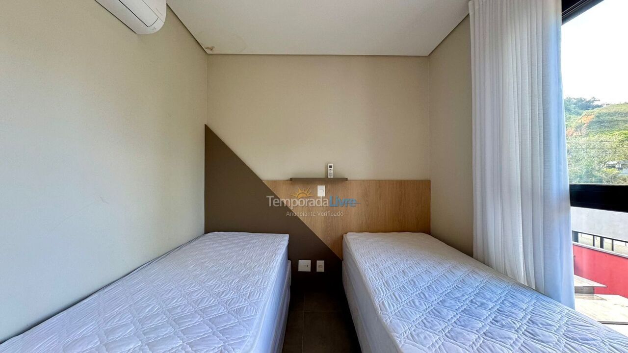 Casa para aluguel de temporada em São Sebastião (Barra do Sahy)