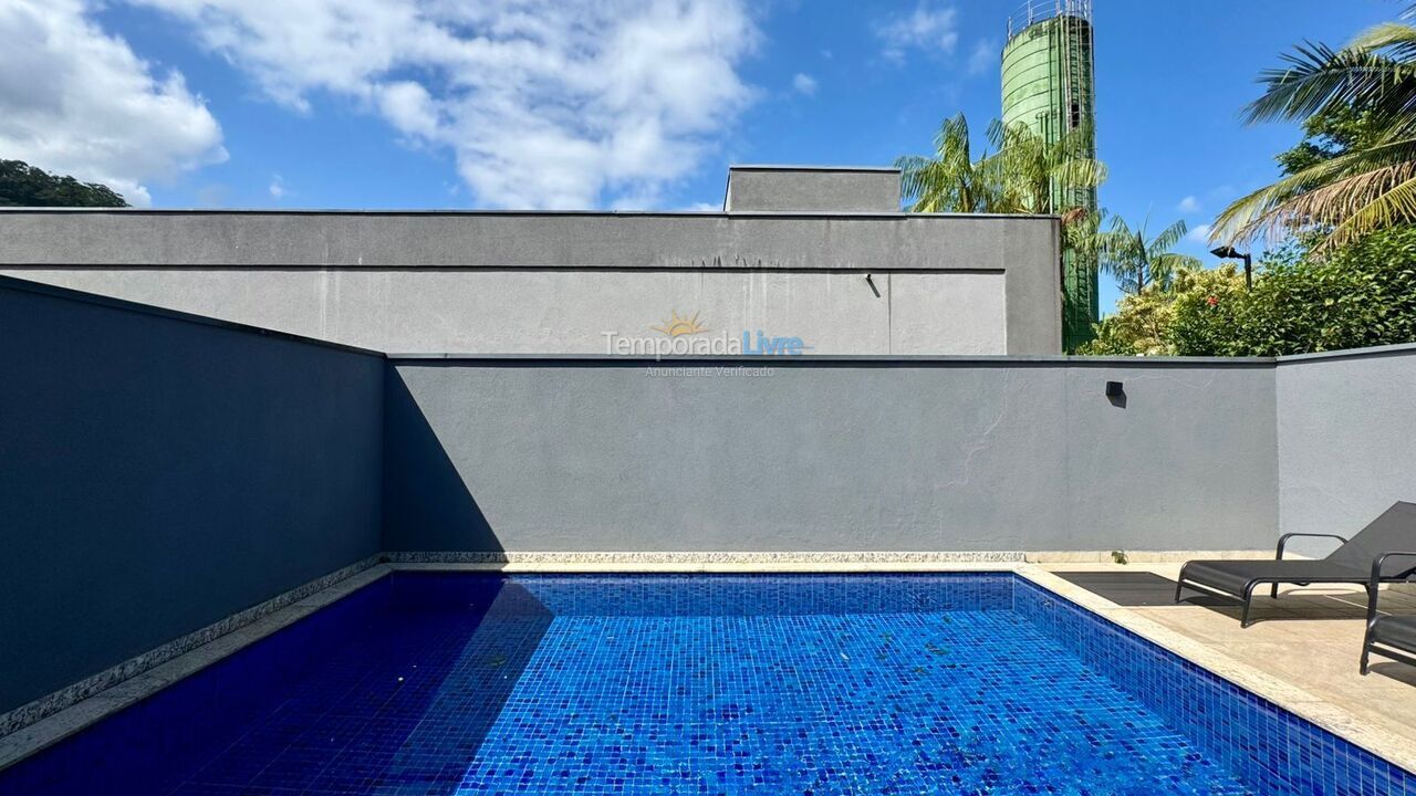 Casa para aluguel de temporada em São Sebastião (Barra do Sahy)