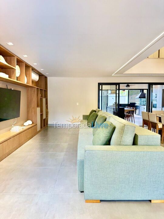 Casa para aluguel de temporada em São Sebastião (Barra do Sahy)