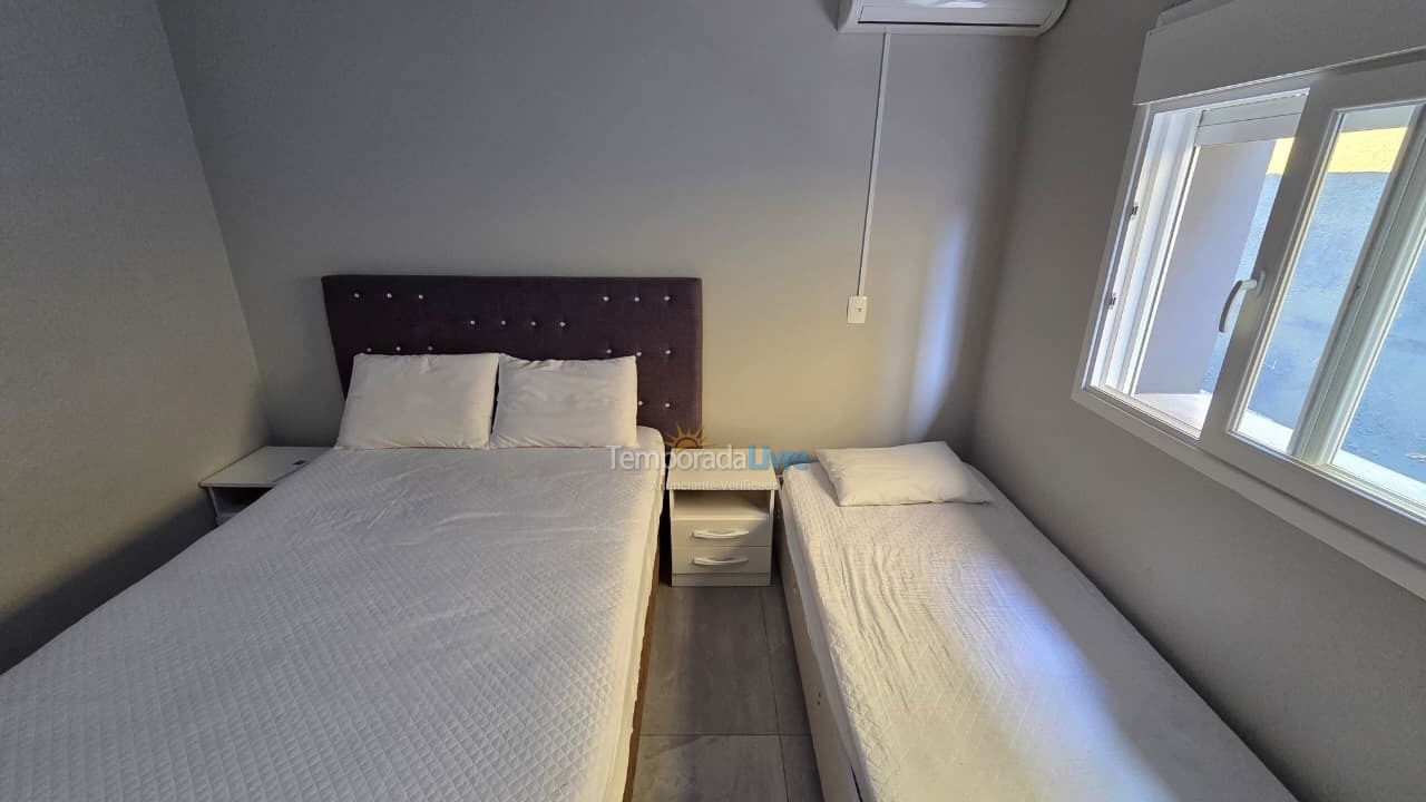 Casa para alquiler de vacaciones em Bombinhas (Praia de Bombas)