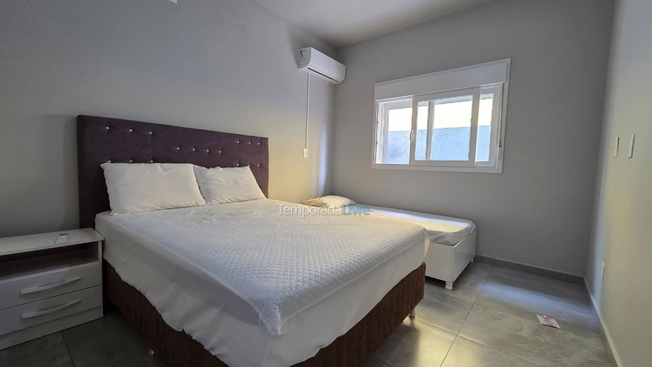 Casa para alquiler de vacaciones em Bombinhas (Praia de Bombas)