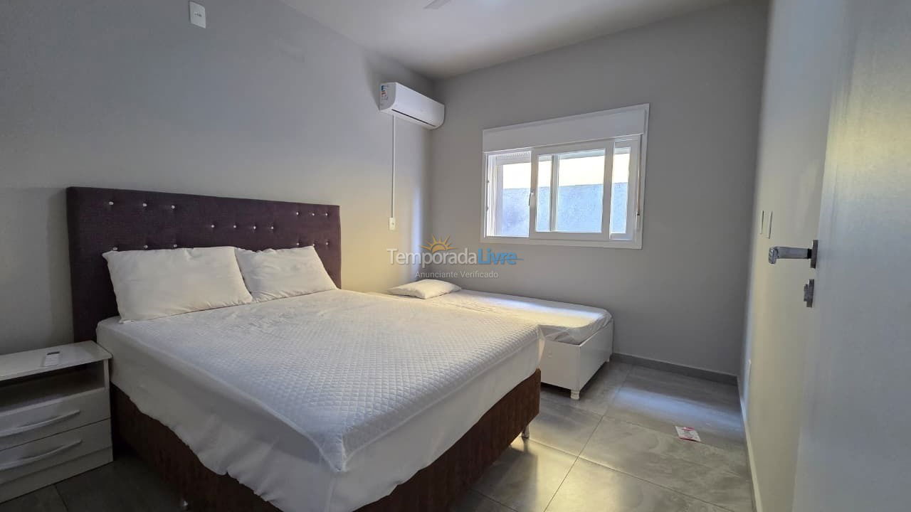 Casa para alquiler de vacaciones em Bombinhas (Praia de Bombas)