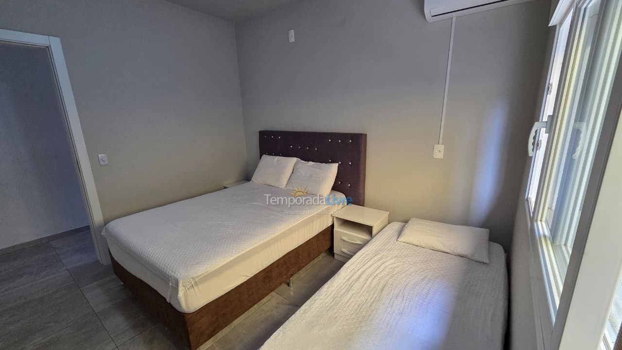Casa para alquiler de vacaciones em Bombinhas (Praia de Bombas)