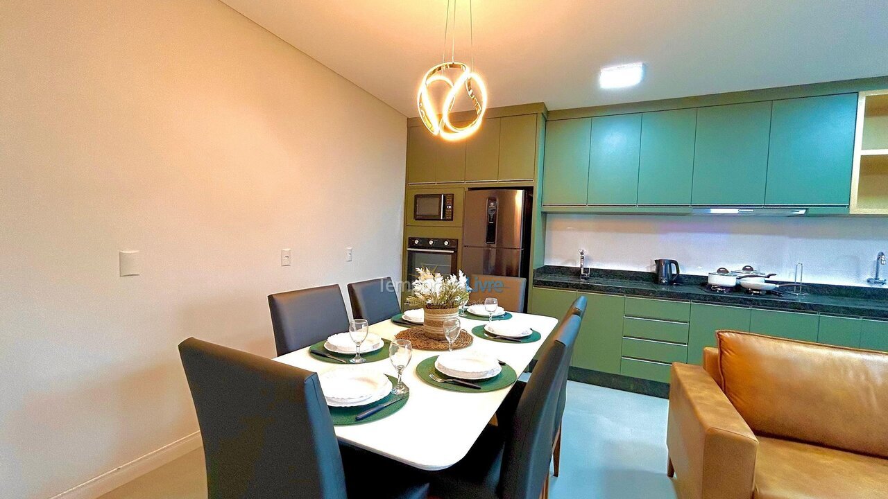 Apartamento para aluguel de temporada em Bombinhas (Canto Grande)