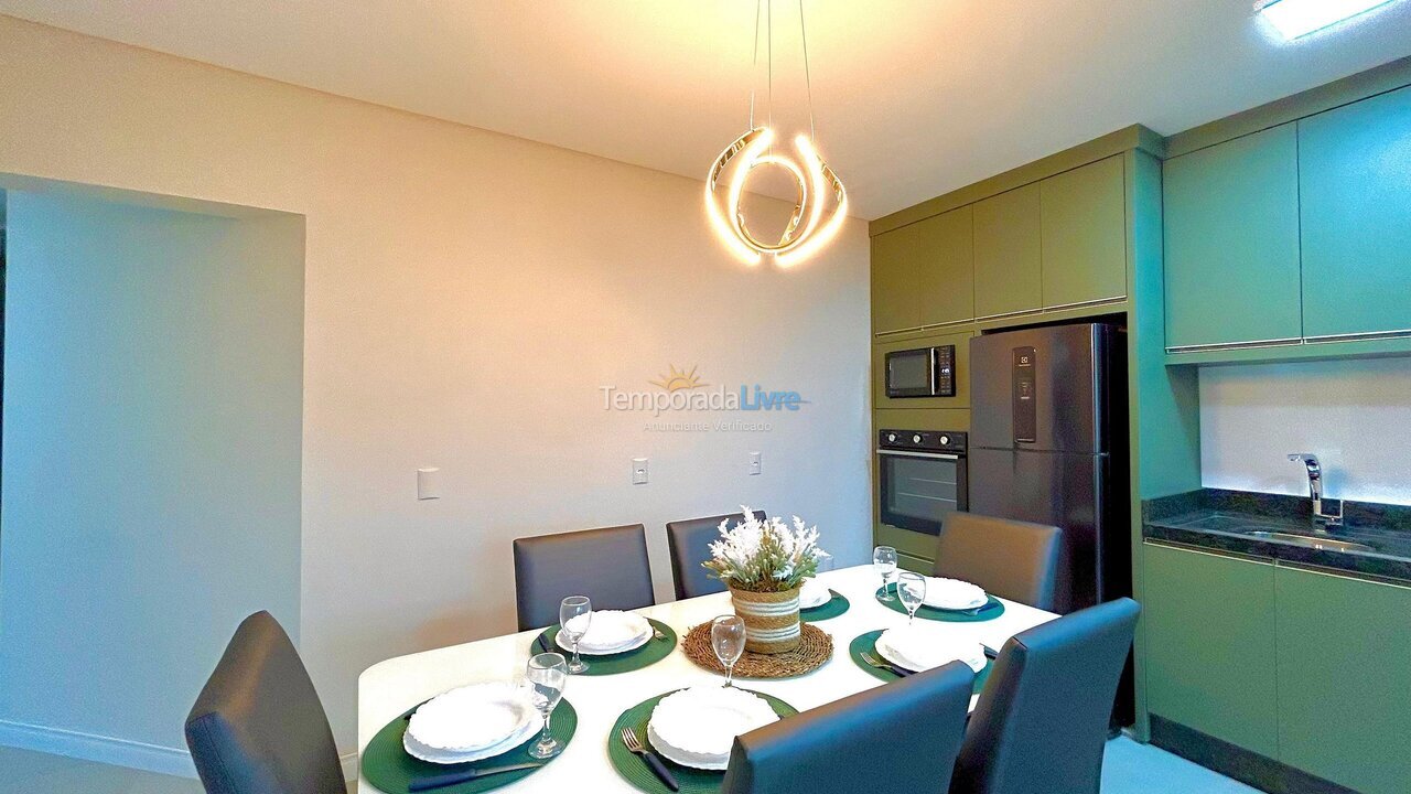Apartamento para aluguel de temporada em Bombinhas (Canto Grande)