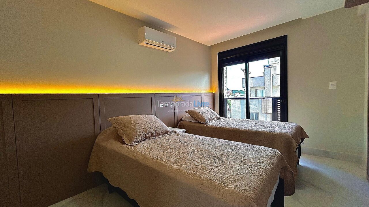 Apartment for vacation rental in Bombinhas (Praia de Bombas)