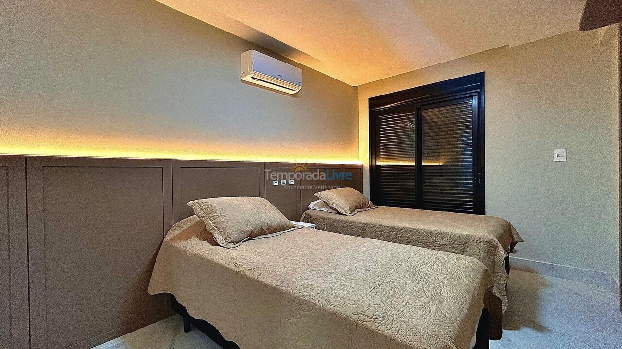 Apartment for vacation rental in Bombinhas (Praia de Bombas)