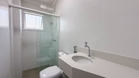 407- 2-suite apartment near the beach
