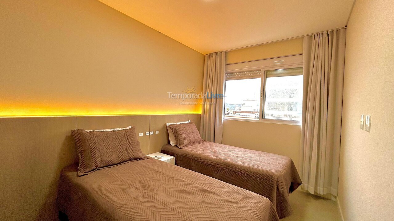 Apartamento para aluguel de temporada em Bombinhas (Canto Grande)