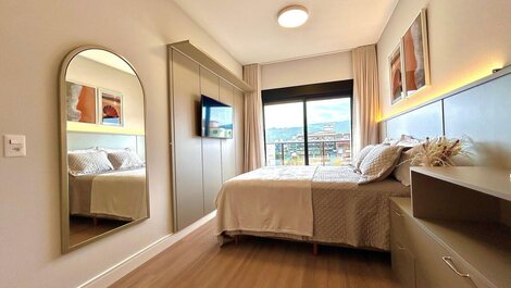 067 - Apartamento em Bombas, muito conforto e espaço.