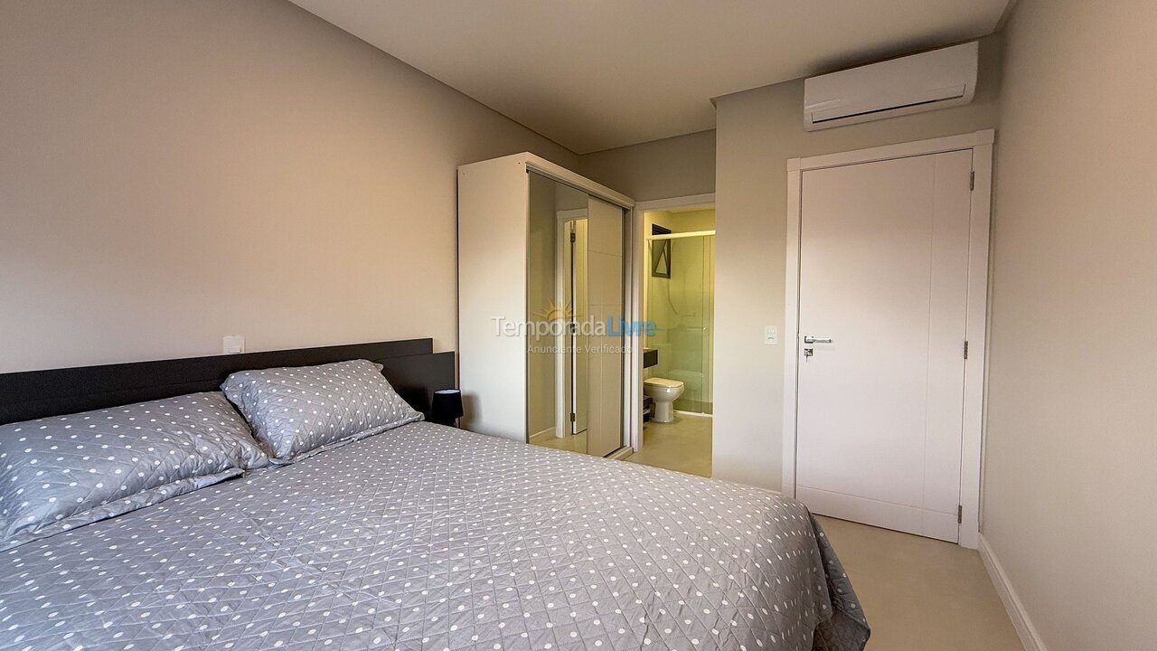 Apartment for vacation rental in Bombinhas (Praia de Bombas)