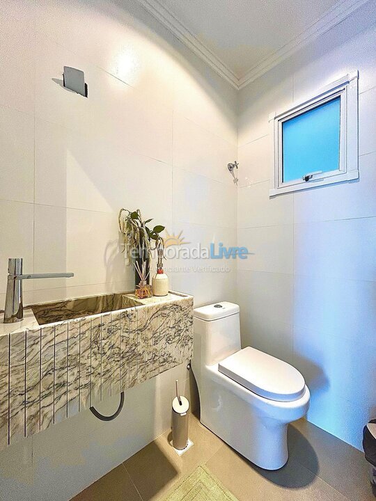 Apartamento para aluguel de temporada em Bombinhas (Praia de Bombas)