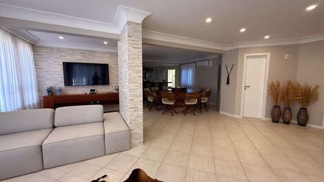 130 - High Standard Apartment Bombas Beach