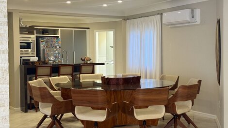 130 - High Standard Apartment Bombas Beach
