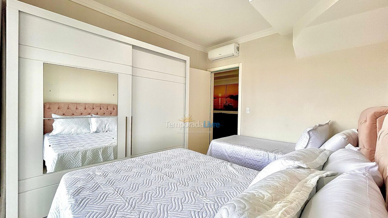 Apartment for vacation rental in Bombinhas (Praia de Bombas)