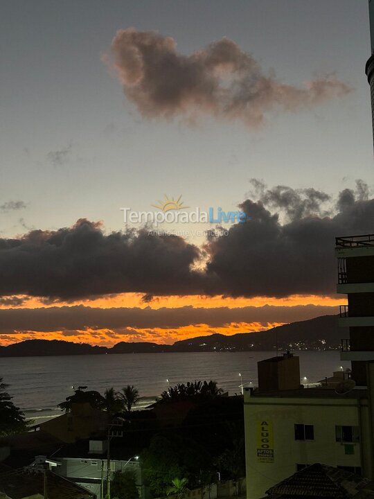 Apartamento para aluguel de temporada em Bombinhas (Praia de Bombas)