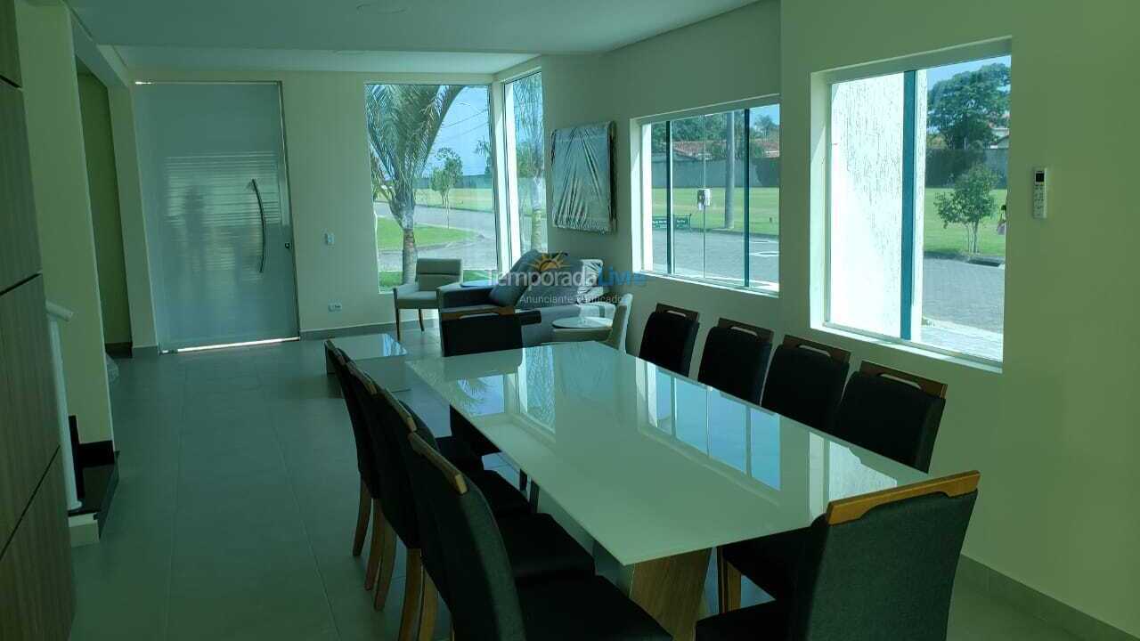 Casa para aluguel de temporada em Caraguatatuba (Massaguaçu)