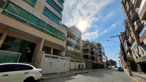 Beautiful penthouse in Meia Praia on Quadra do Mar with 3 suites
