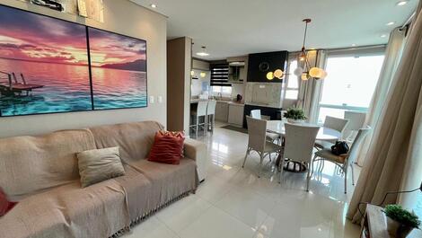 Beautiful penthouse in Meia Praia on Quadra do Mar with 3 suites