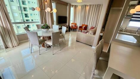 Beautiful penthouse in Meia Praia on Quadra do Mar with 3 suites