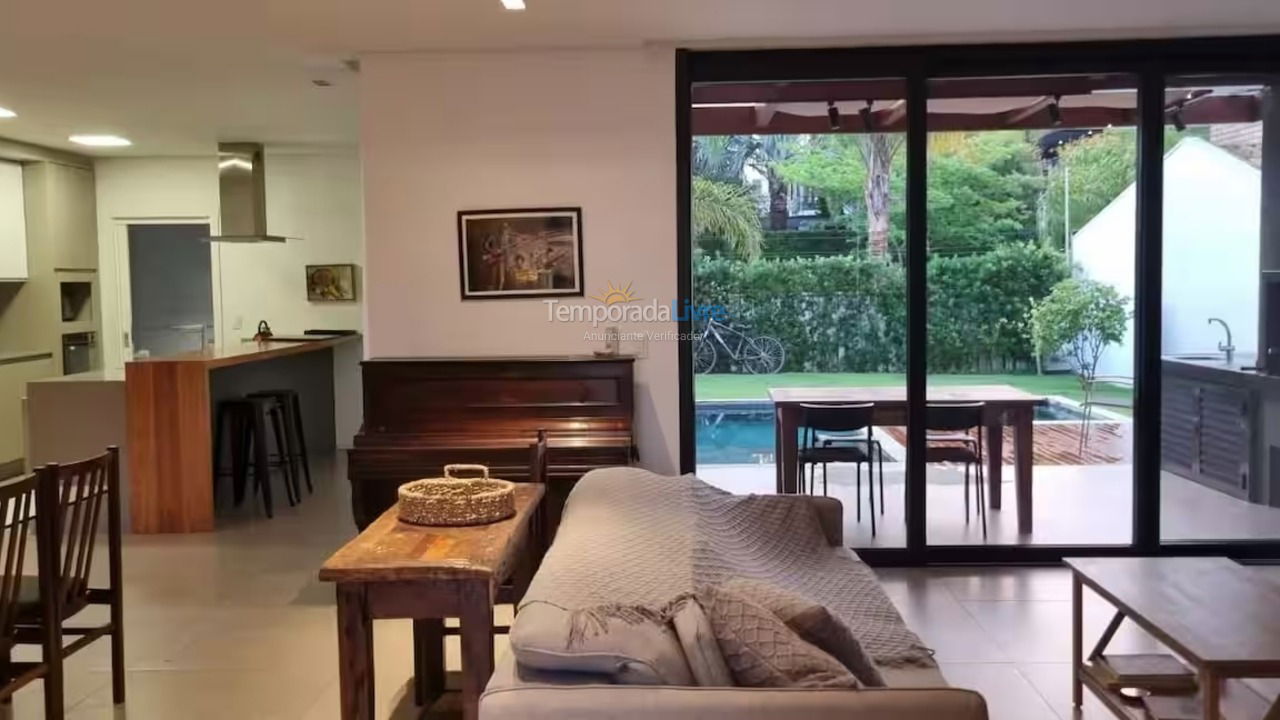 House for vacation rental in Florianopolis (Jurerê Internacional)