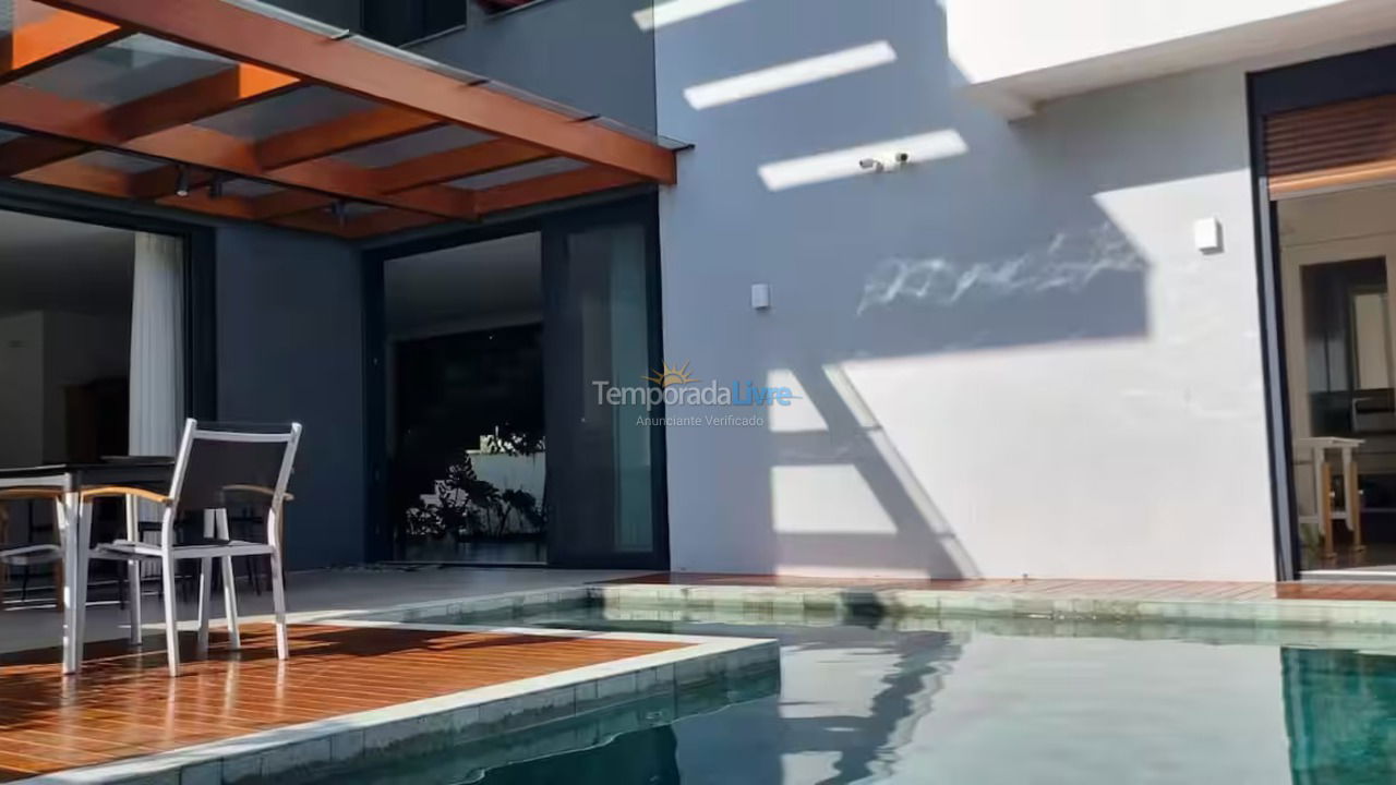 House for vacation rental in Florianopolis (Jurerê Internacional)