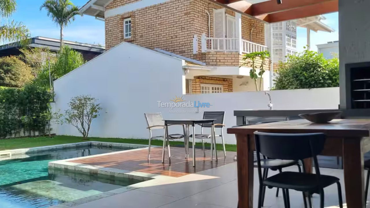 House for vacation rental in Florianopolis (Jurerê Internacional)