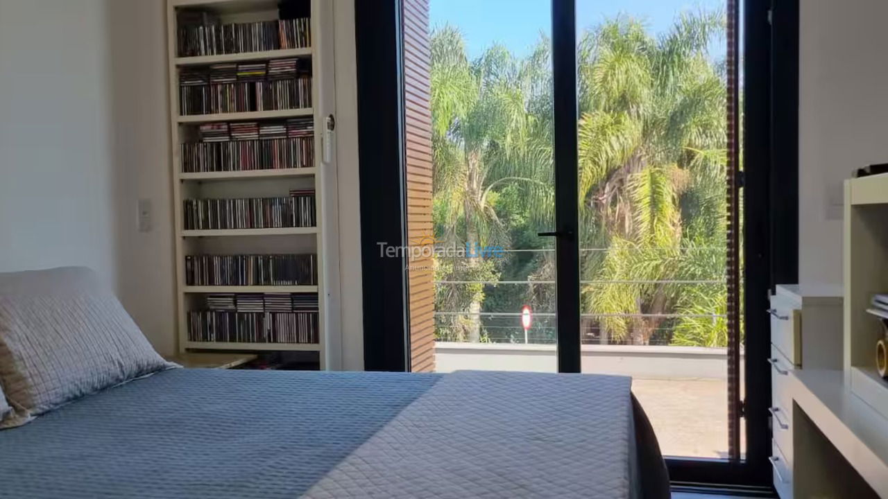 House for vacation rental in Florianopolis (Jurerê Internacional)