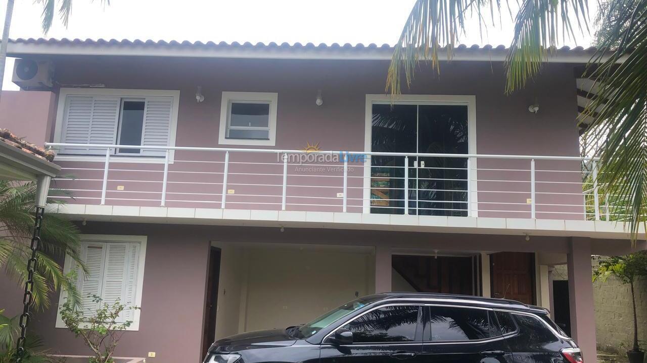 Casa para alquiler de vacaciones em Caraguatatuba (Centro)