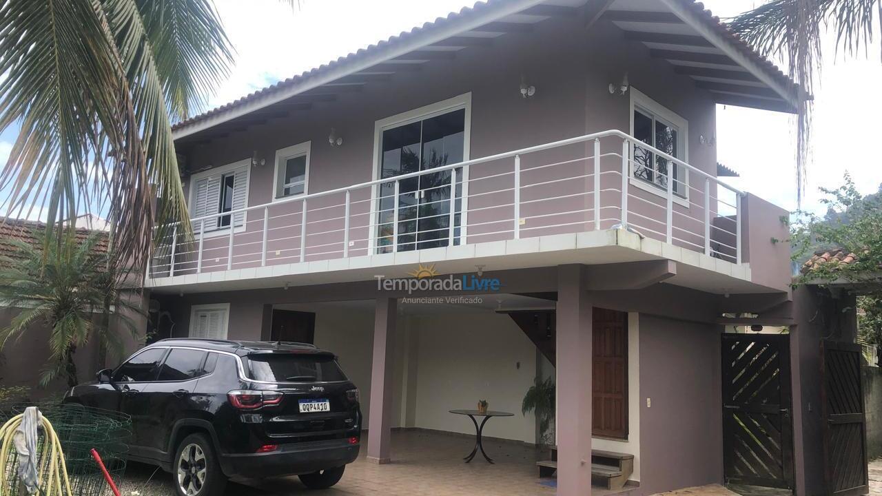 Casa para alquiler de vacaciones em Caraguatatuba (Centro)