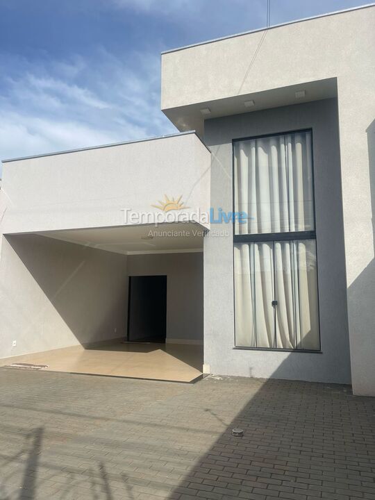 Casa para aluguel de temporada em Caldas Novas (Setor de Mansoes Aguas Quentes)