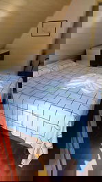 Quarto 2 com cama queen