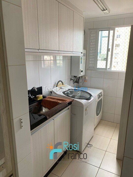 Apartamento para aluguel de temporada em Itapema (Meia Praia Segunda Quadra Mar)