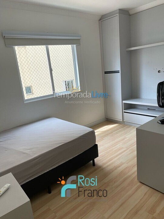 Apartamento para aluguel de temporada em Itapema (Meia Praia Segunda Quadra Mar)