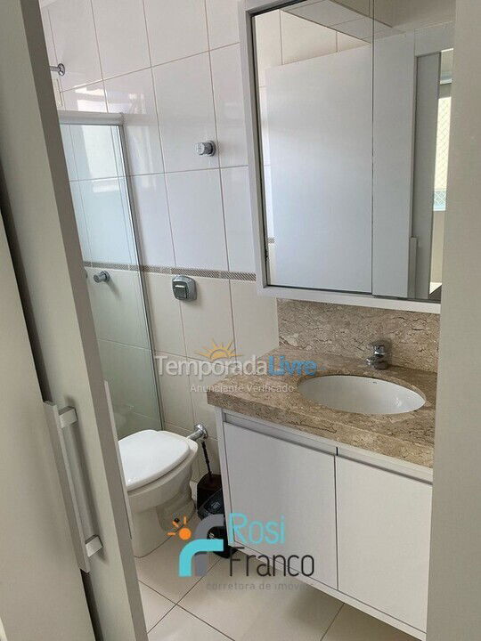 Apartamento para aluguel de temporada em Itapema (Meia Praia Segunda Quadra Mar)