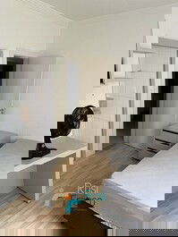 Apartamento 4 dormitórios vista mar Meia Praia SC