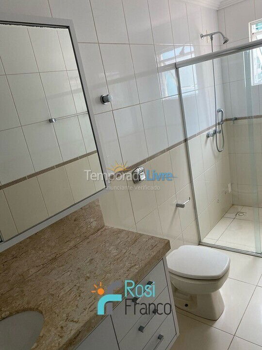 Apartamento para aluguel de temporada em Itapema (Meia Praia Segunda Quadra Mar)