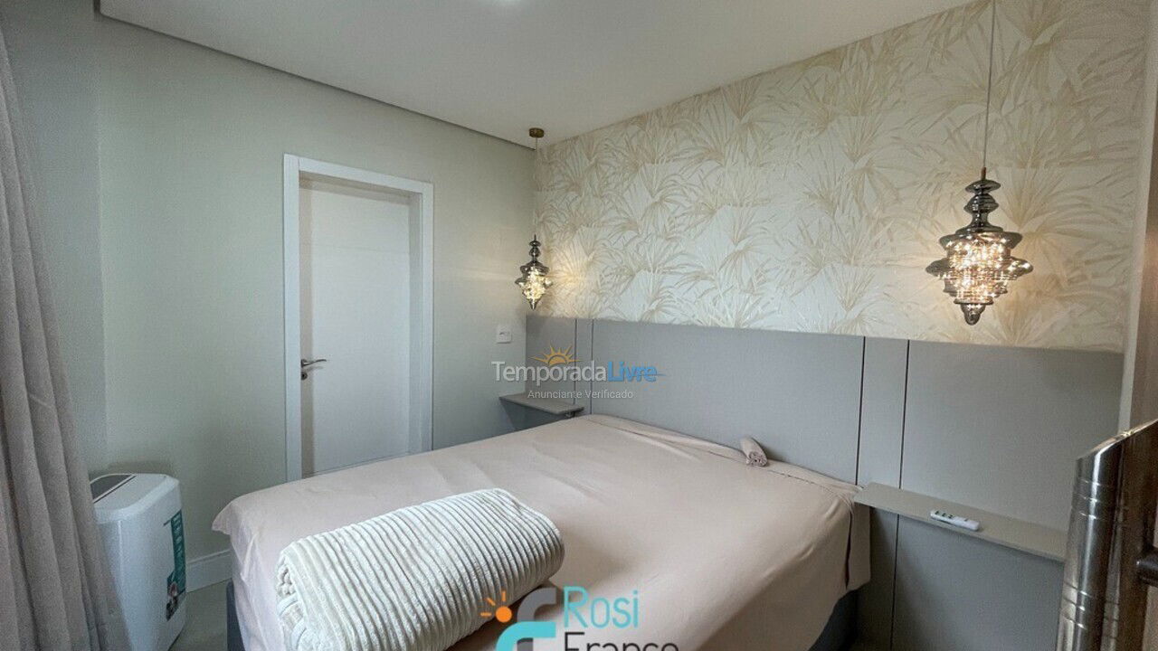 Apartment for vacation rental in Itapema (Meia Praia)