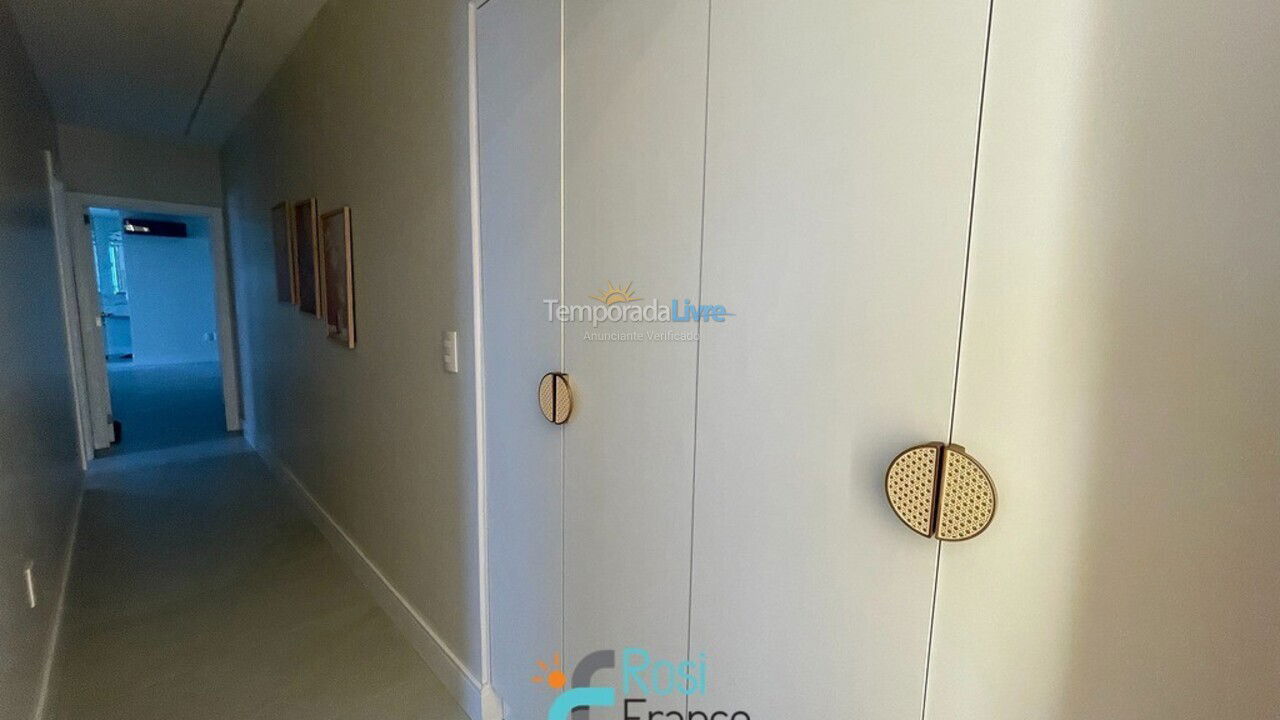 Apartment for vacation rental in Itapema (Meia Praia)