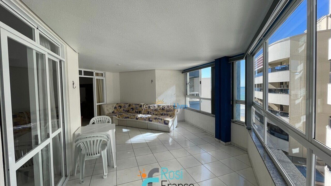 Apartamento para aluguel de temporada em Itapema (Centro Frente Mar)