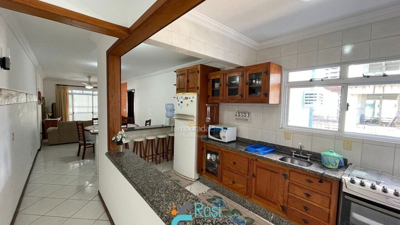 Apartamento para aluguel de temporada em Itapema (Centro Frente Mar)