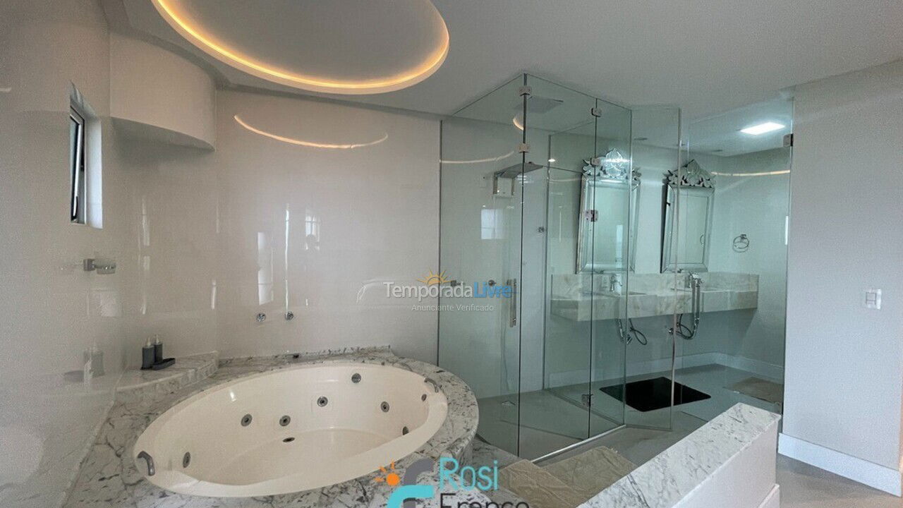Apartment for vacation rental in Itapema (Meia Praia)