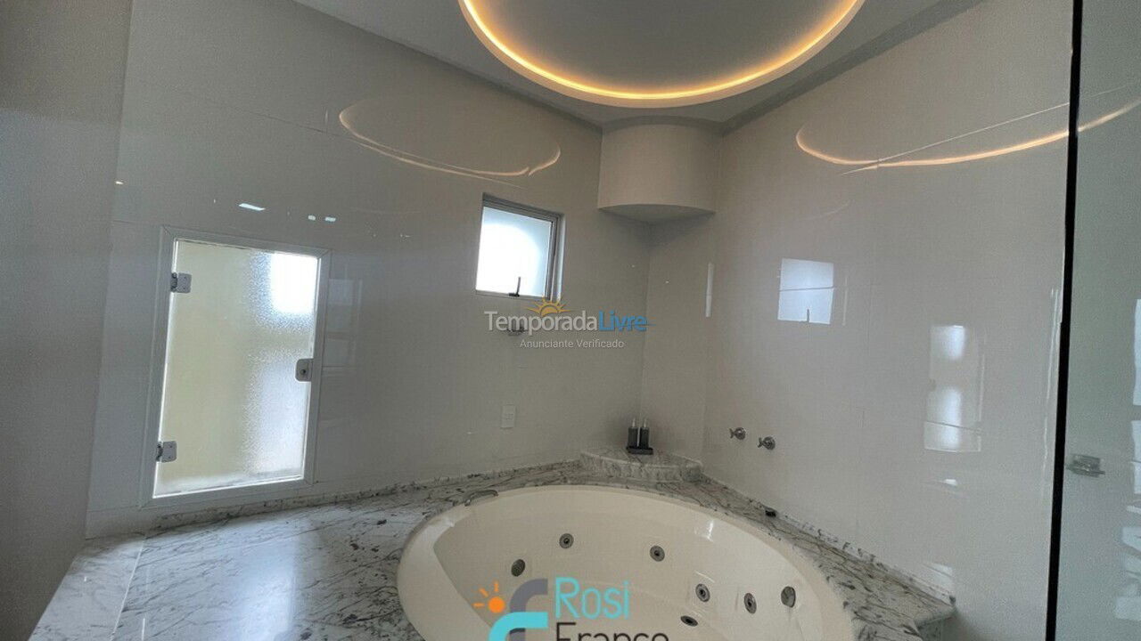 Apartment for vacation rental in Itapema (Meia Praia)